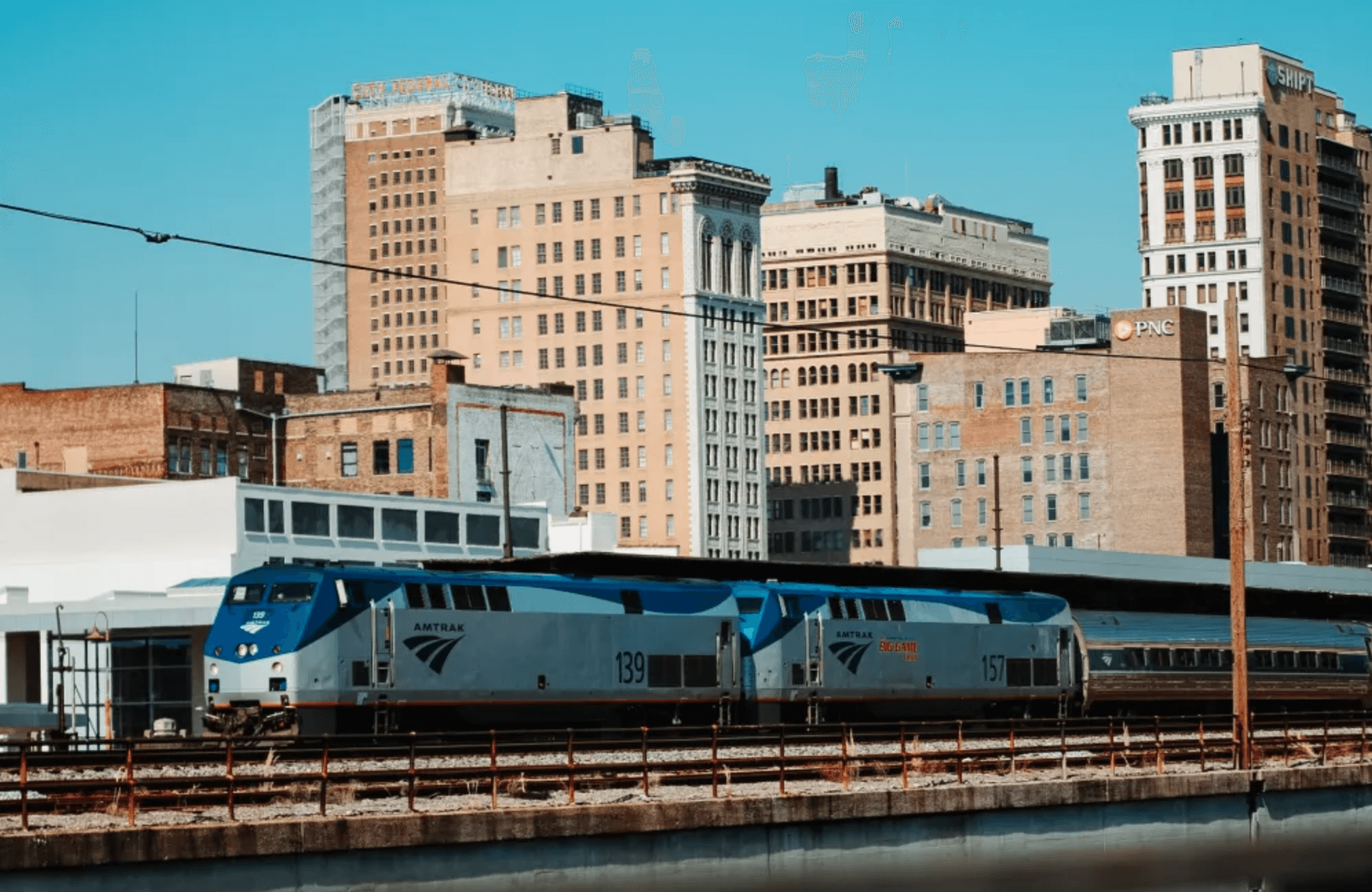 Amtrak Crescent departing BHM. (Jacob Blankenship / Bham Now)
